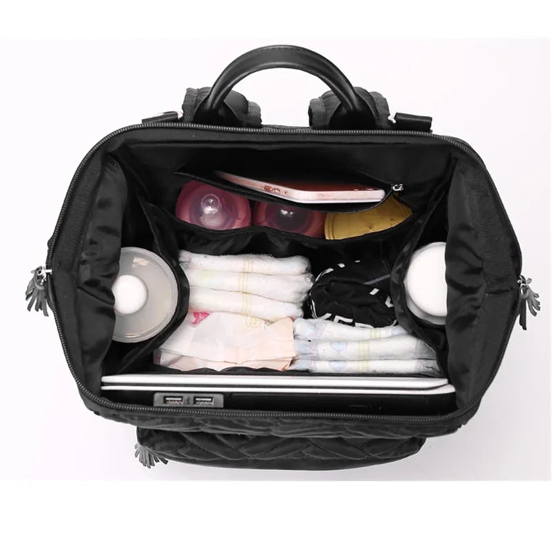 Sac à dos à langer 5 pièces — Élégant grande capacité allaitement – Maison Lunö (photo 2)