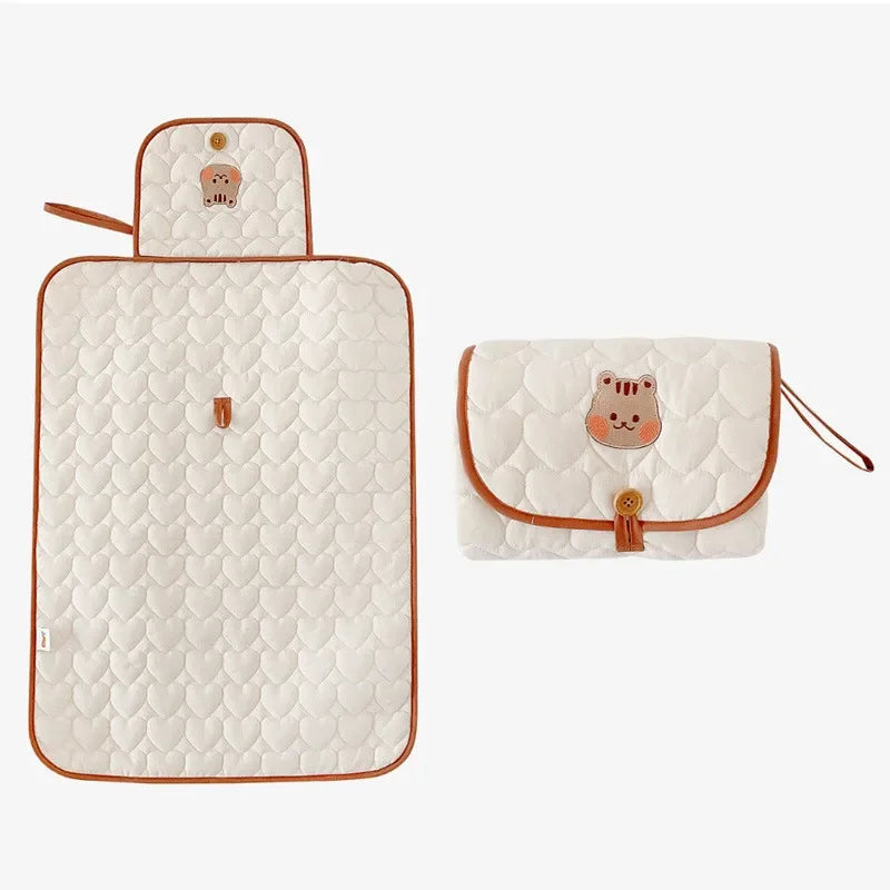 Matelas à langer 50x70 cm coton broderies animaux – Maison Lunö