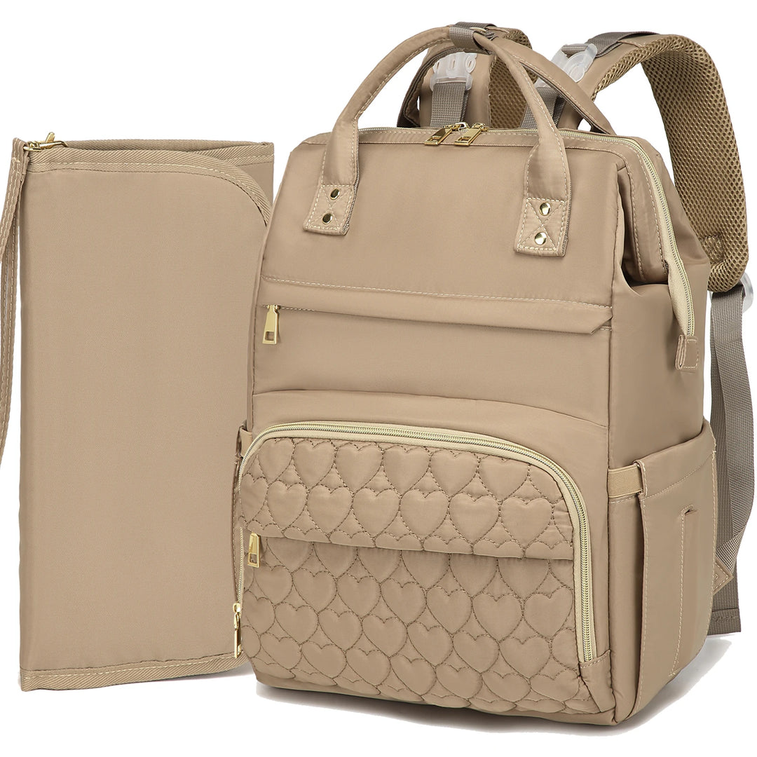 Sac à dos à langer XL Maison Lunö coloris kaki, avec son tapis à langer assorti